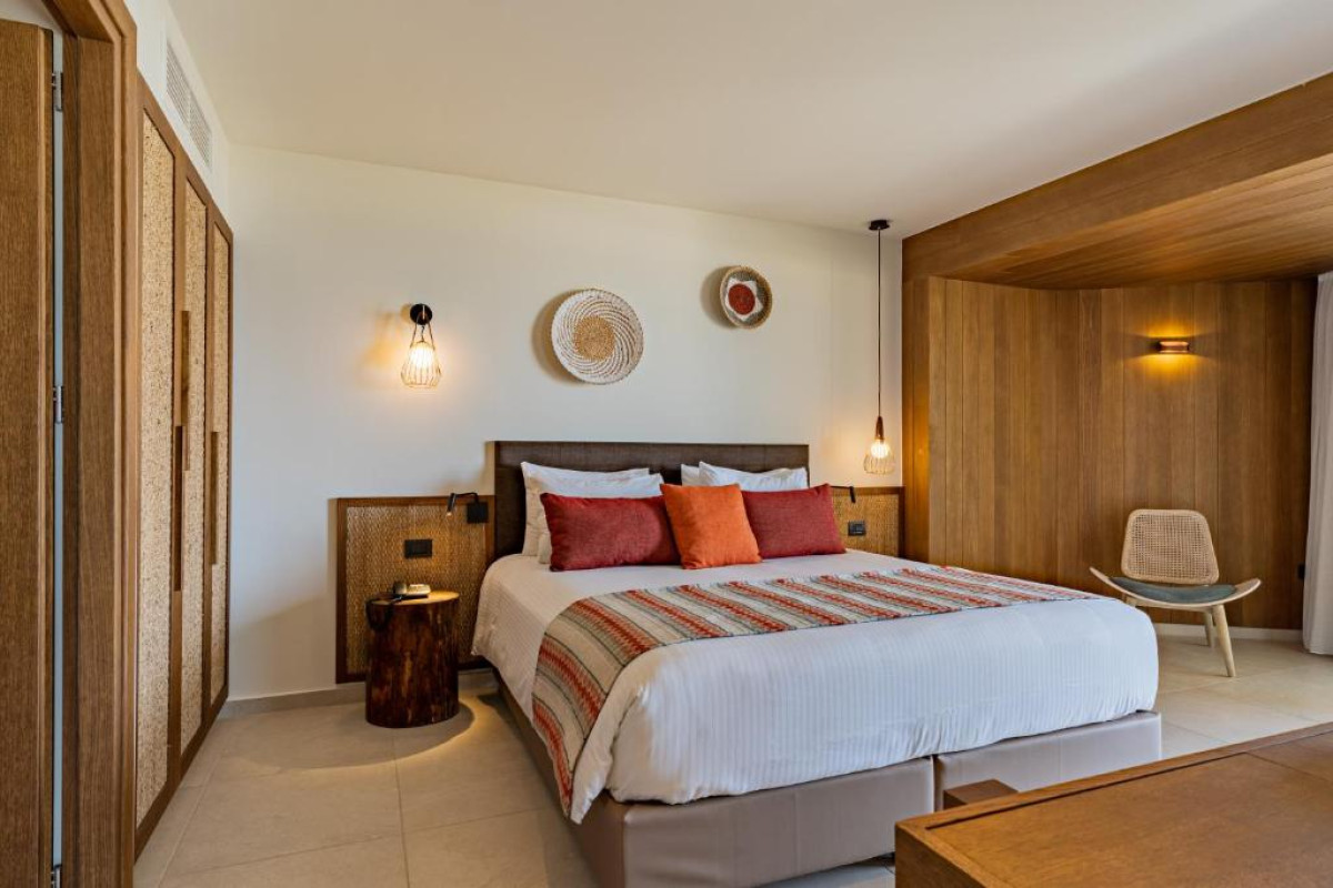 MINOS AMBASSADOR ALL SUITES & SPA Adults only 16+