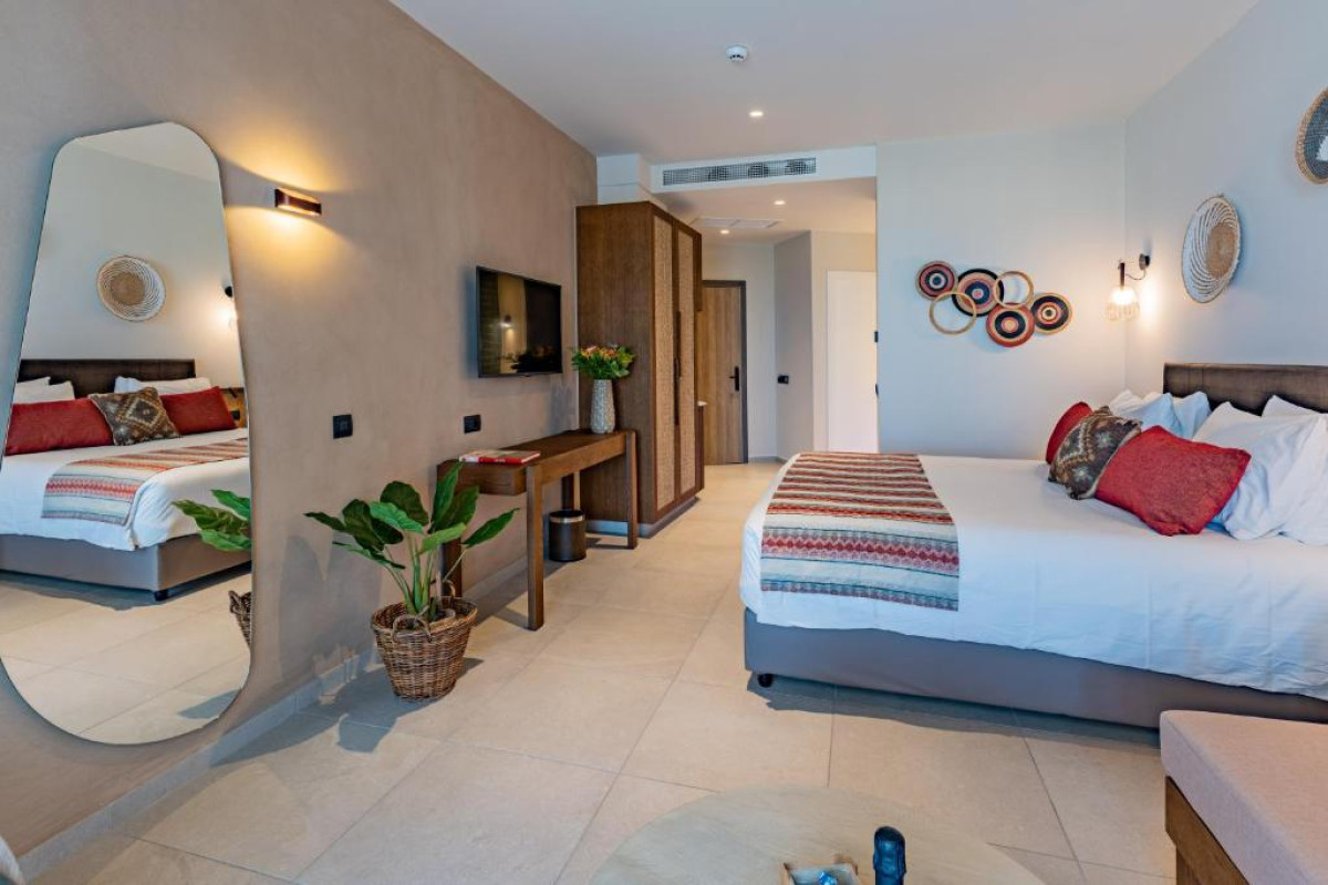 MINOS AMBASSADOR ALL SUITES & SPA Adults only 16+