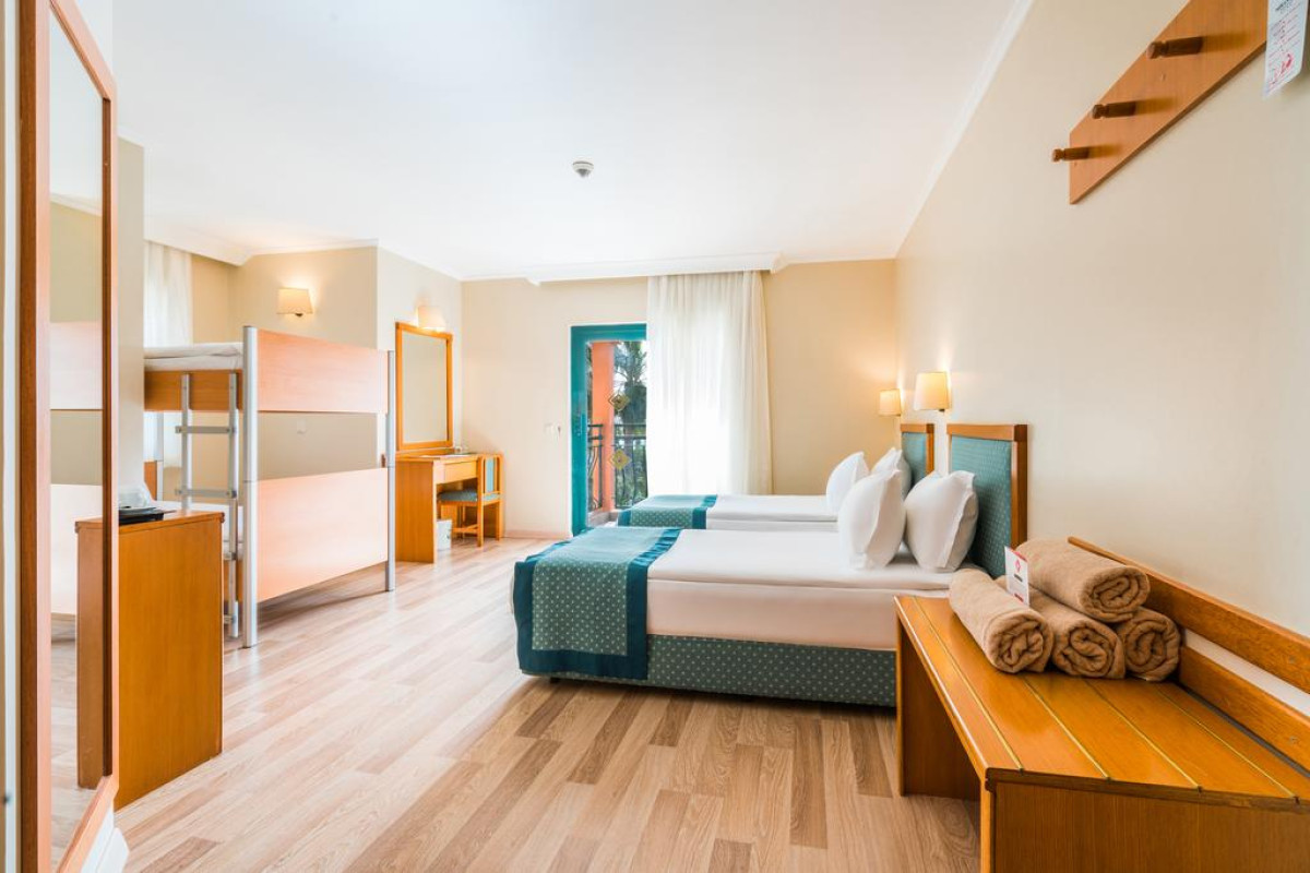 MIRAMARE QUEEN HOTEL