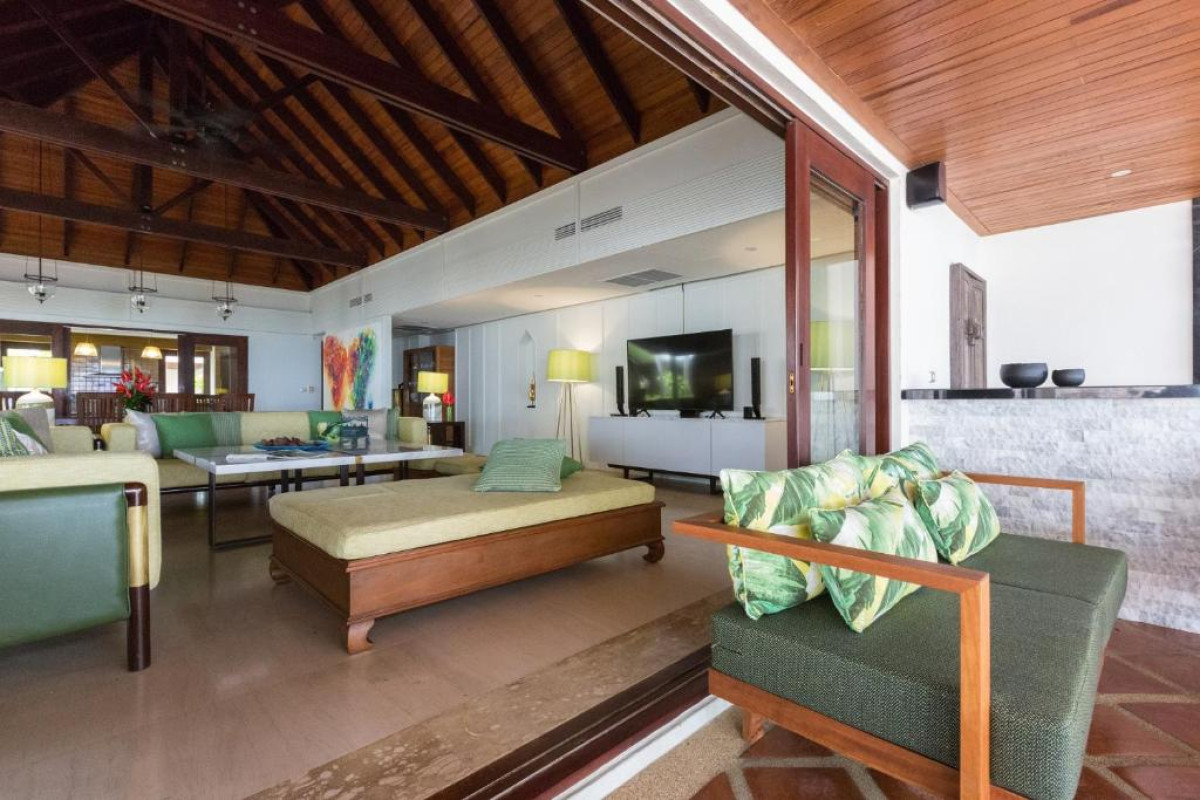 Miskawaan Beachfront Villas