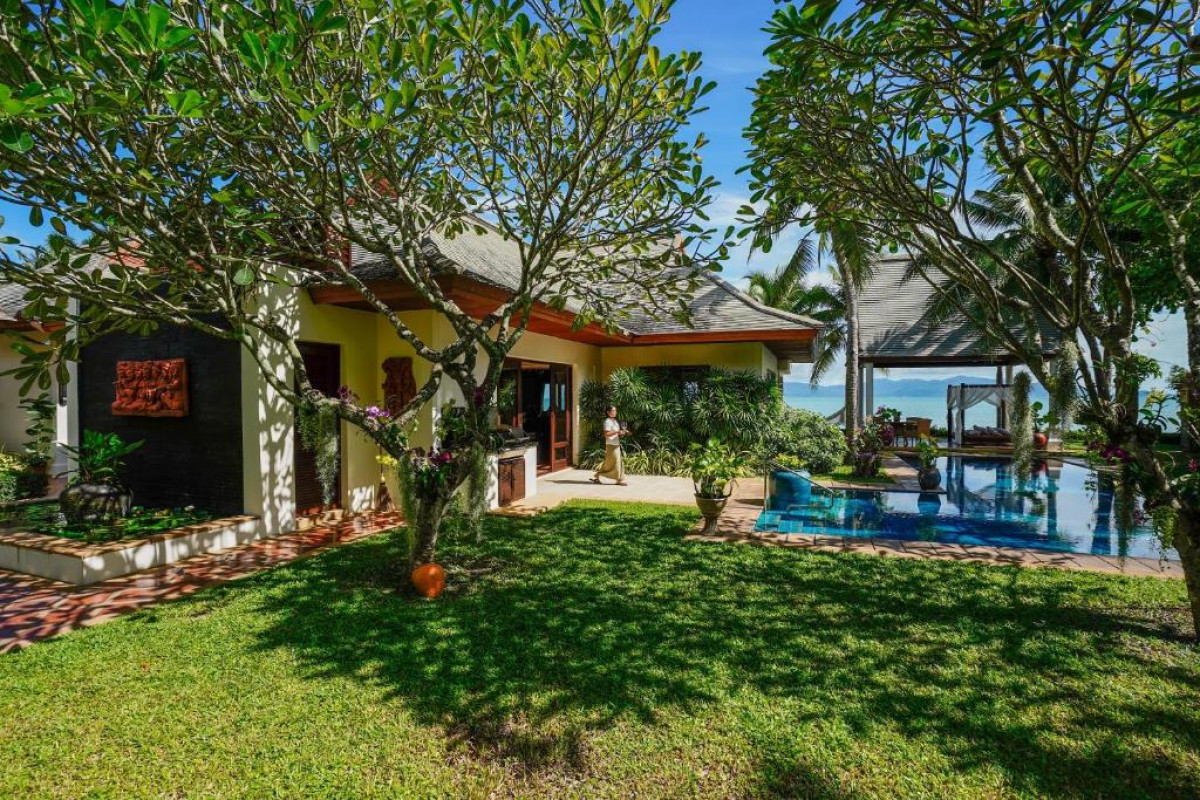 Miskawaan Beachfront Villas