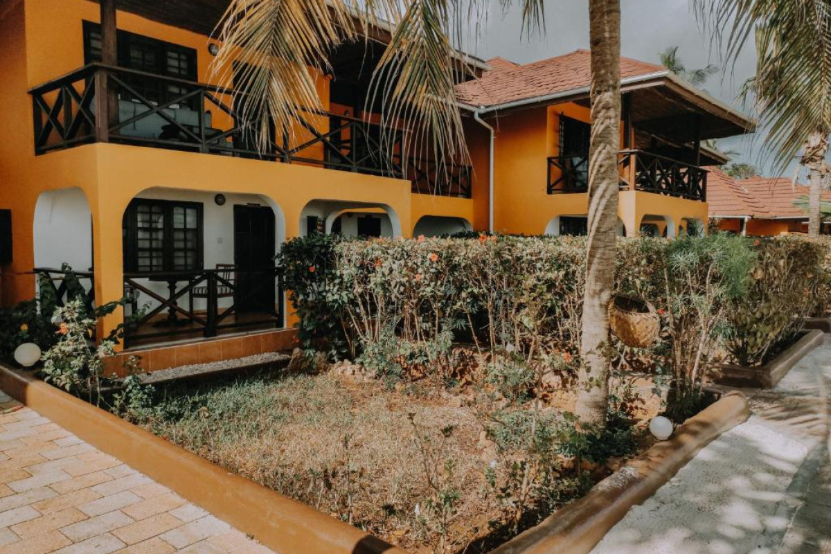 Mnarani Beach Cottages