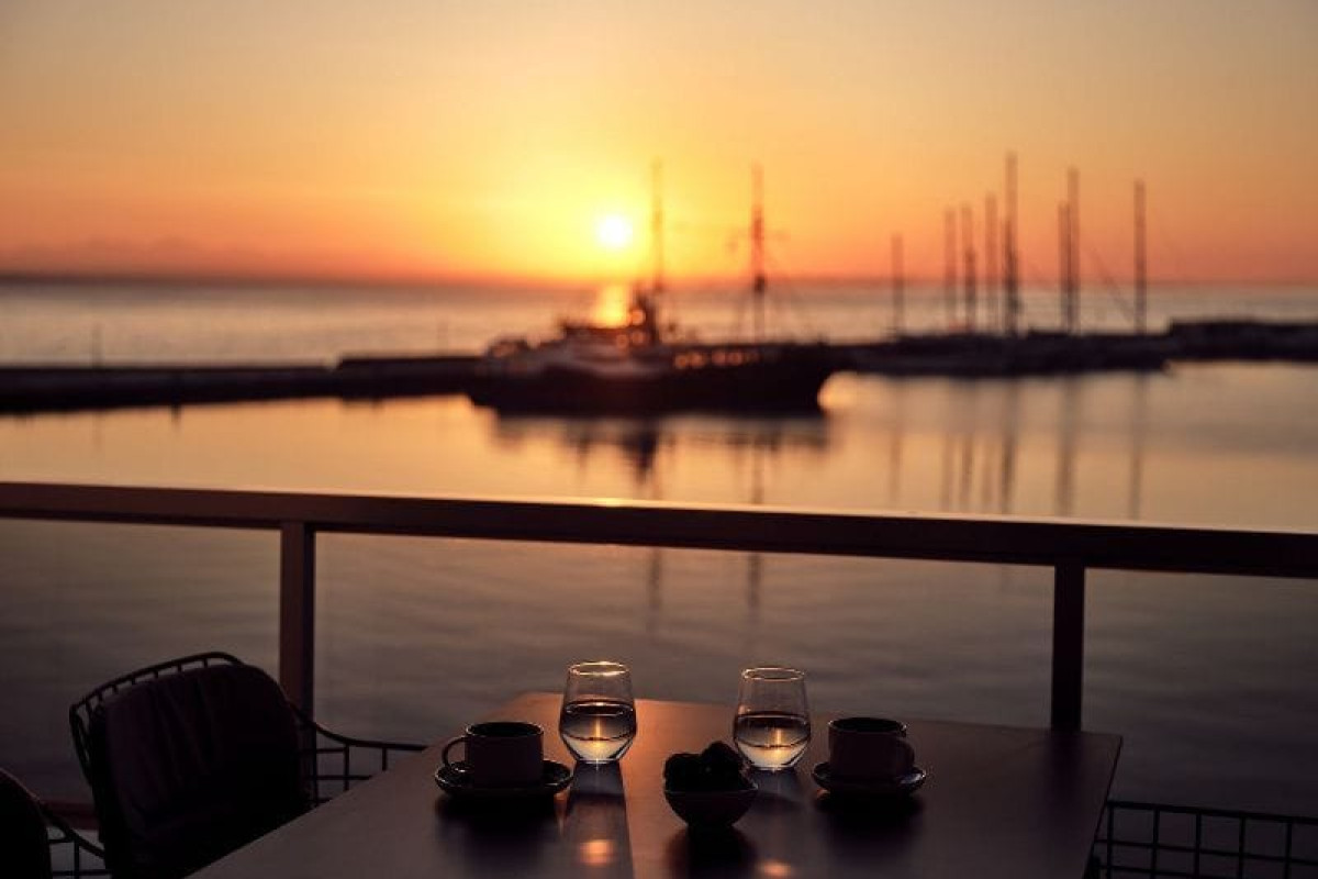 MONOPOLIO WATERFRONT APARTMENT