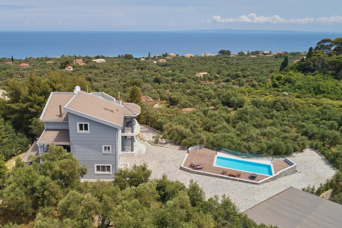 Mont Bleu Luxury Villa