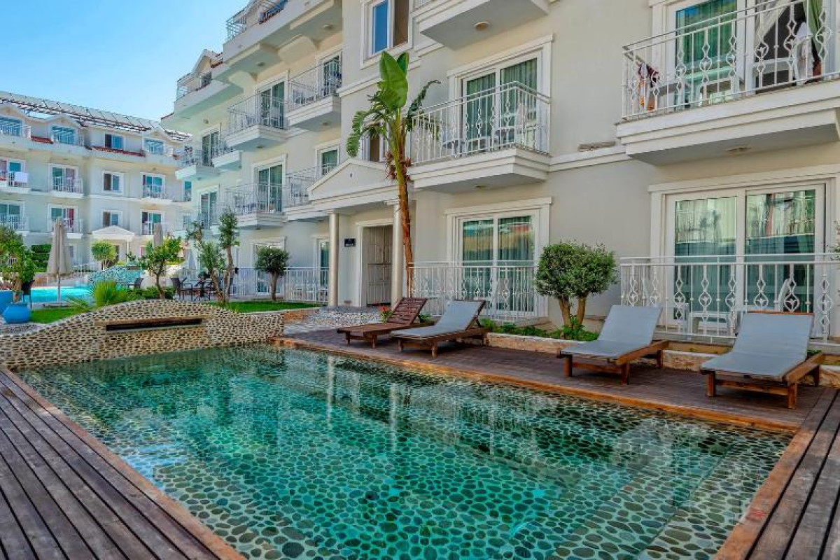 Montebello Deluxe Hotel