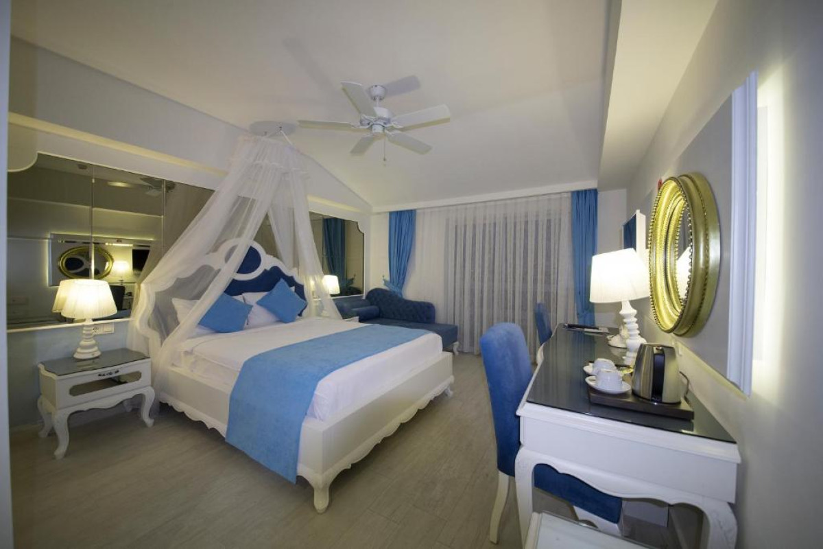 Montebello Deluxe Hotel