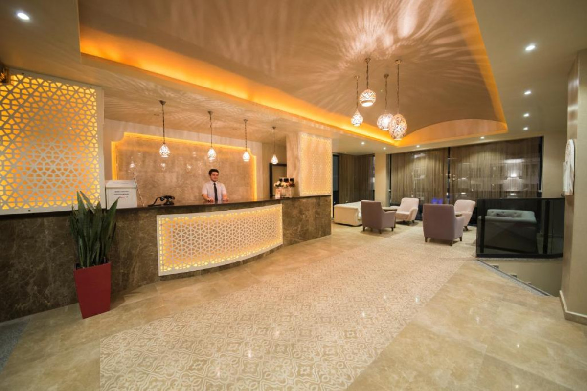 Montebello Deluxe Hotel