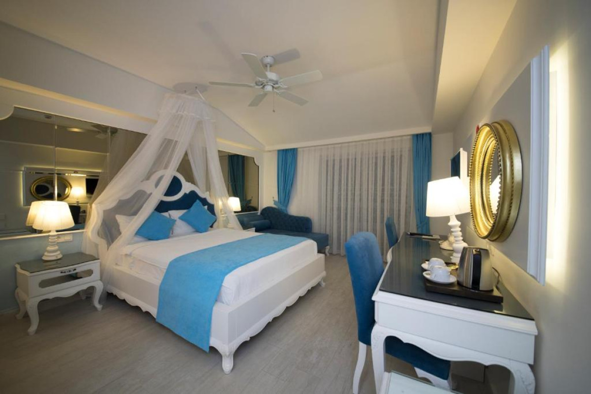 Montebello Deluxe Hotel