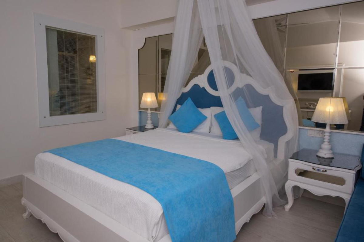 Montebello Deluxe Hotel