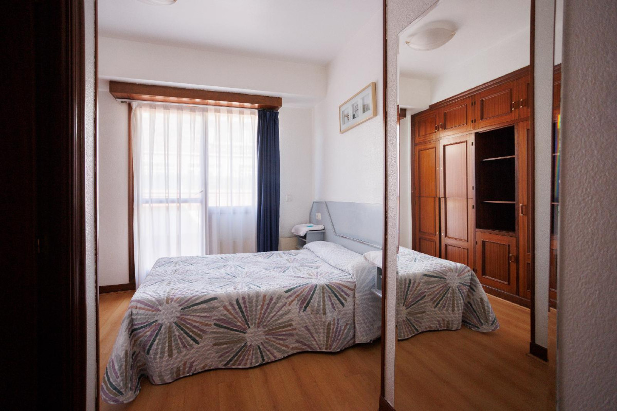MOON HOSTEL BIO