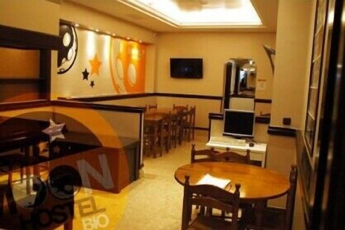 MOON HOSTEL BIO