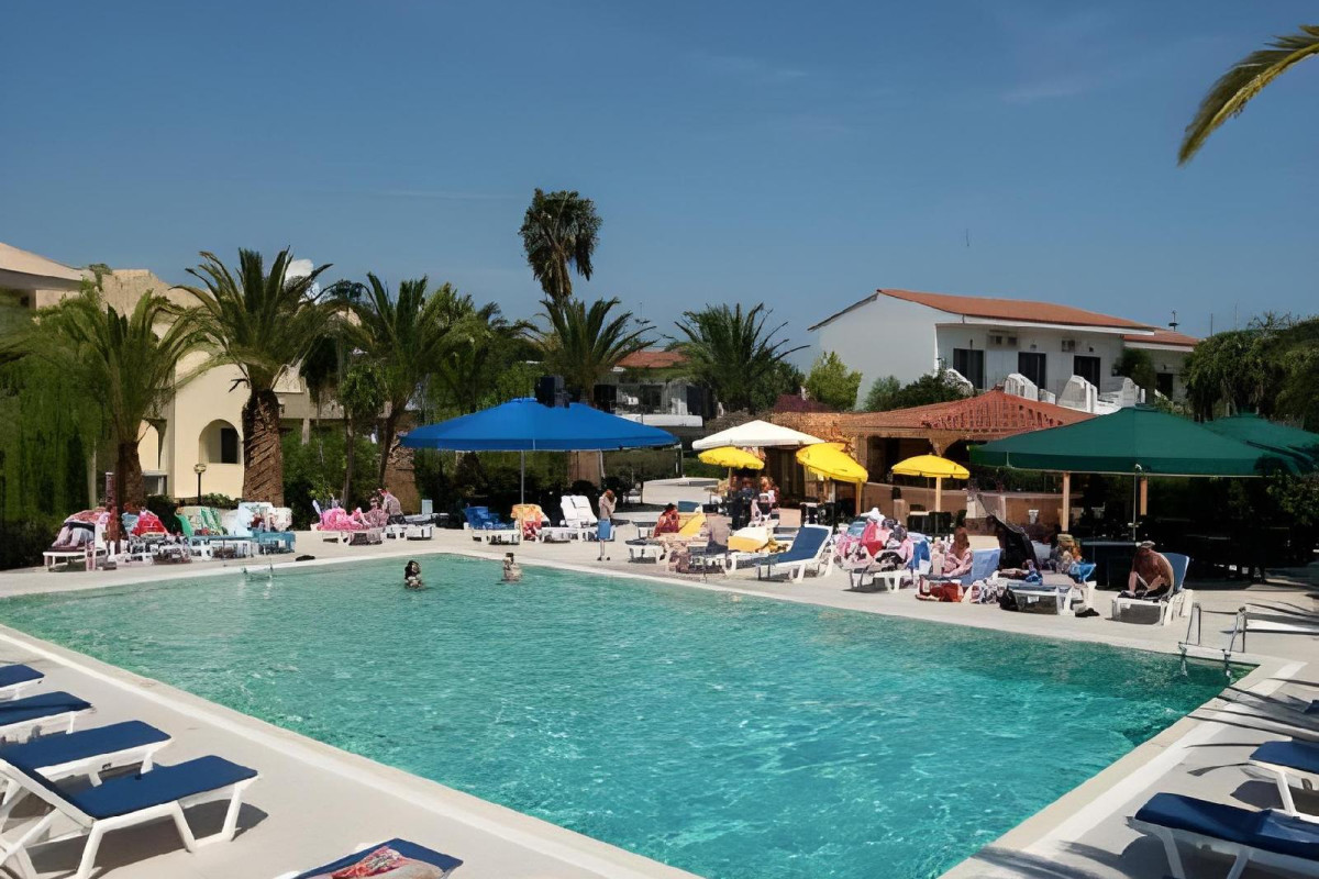 Morfeas Hotel
