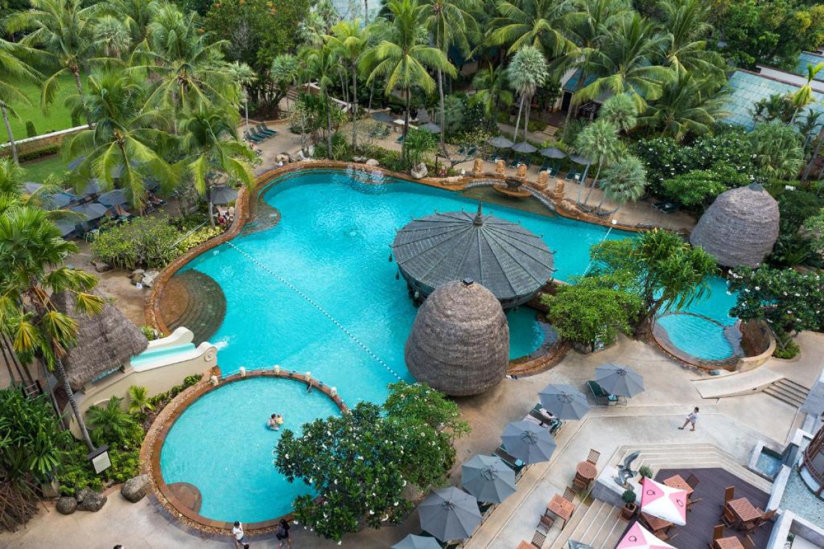 Movenpick Resort & Spa Karon Beach Phuket