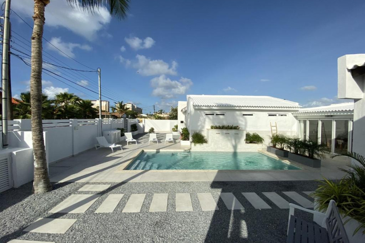 Movida Inn