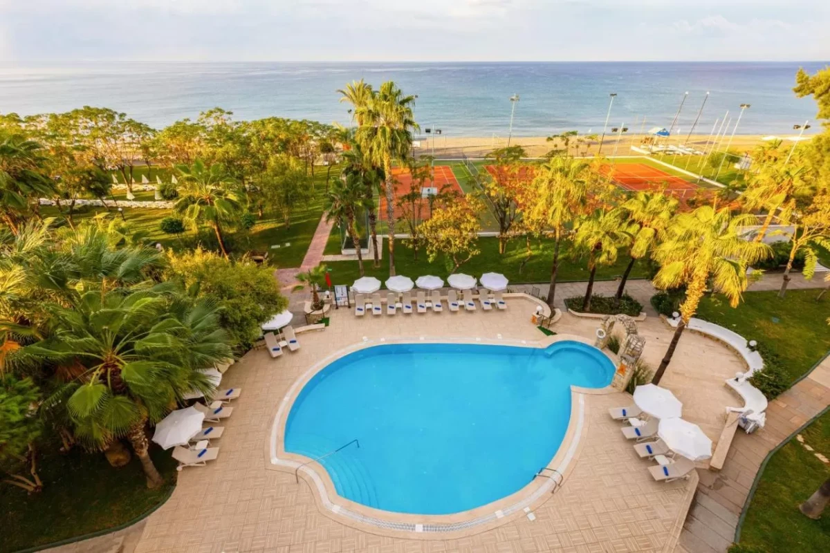 LABRANDA ALANTUR RESORT