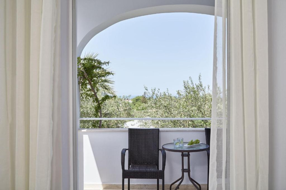 Mr and Mrs White Corfu
