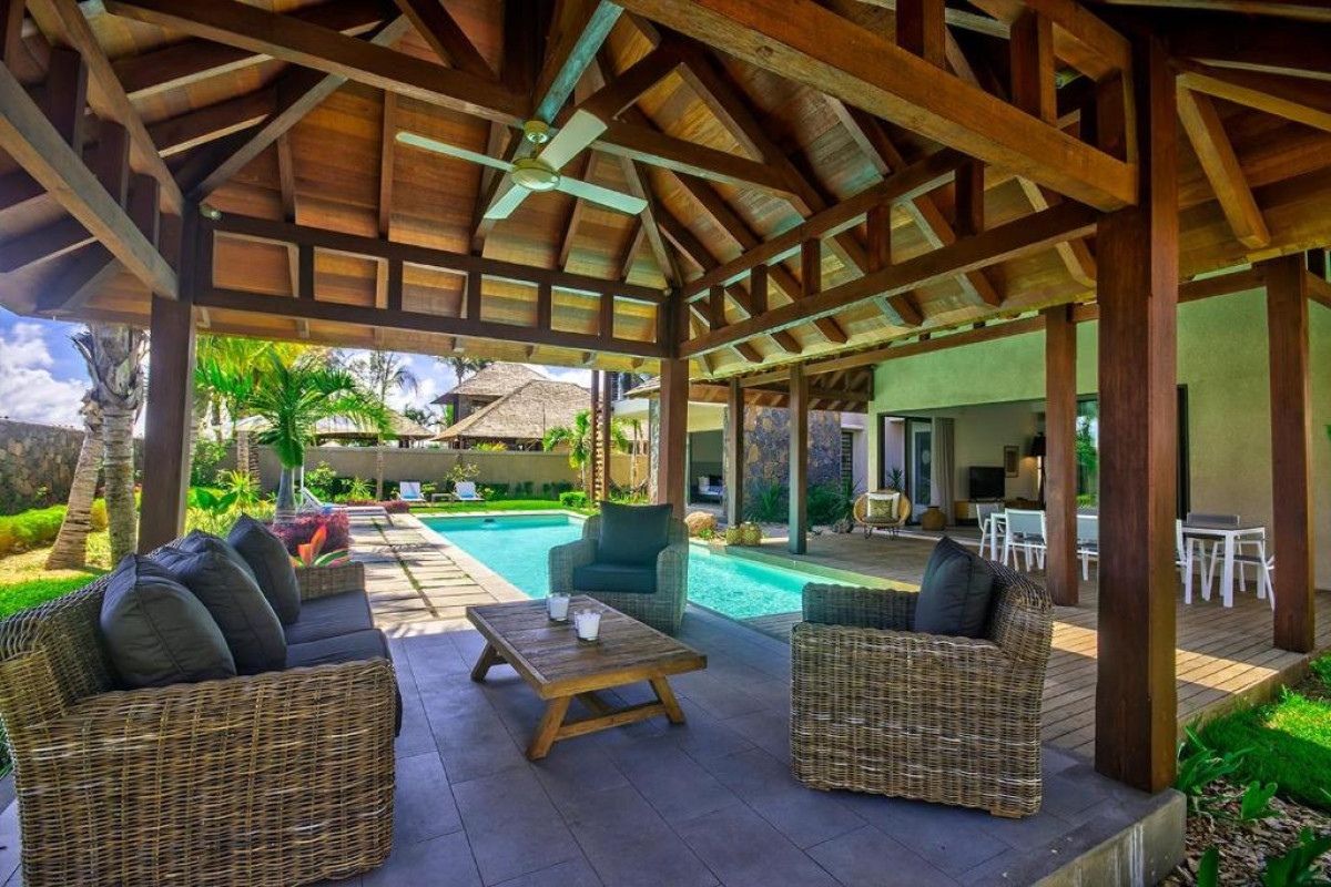 Hotel Mythic Suites & Villas by MJ Holidays