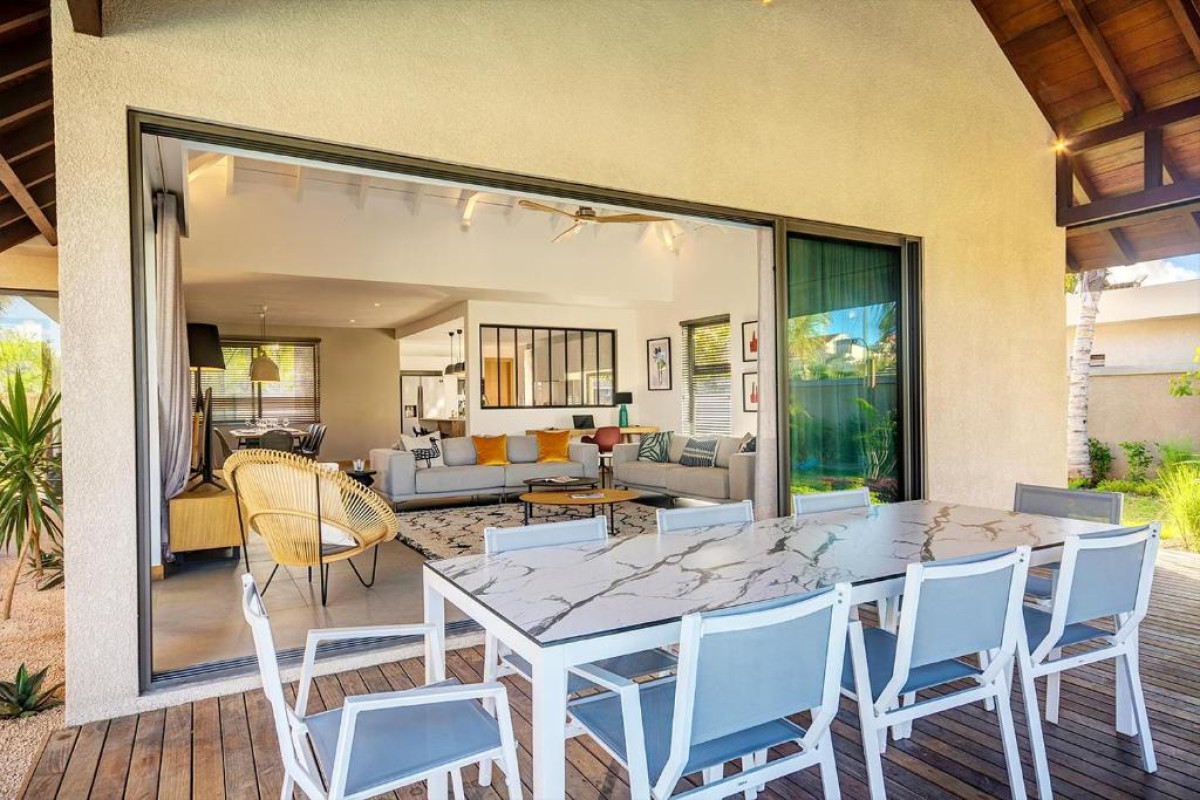 Hotel Mythic Suites & Villas by MJ Holidays