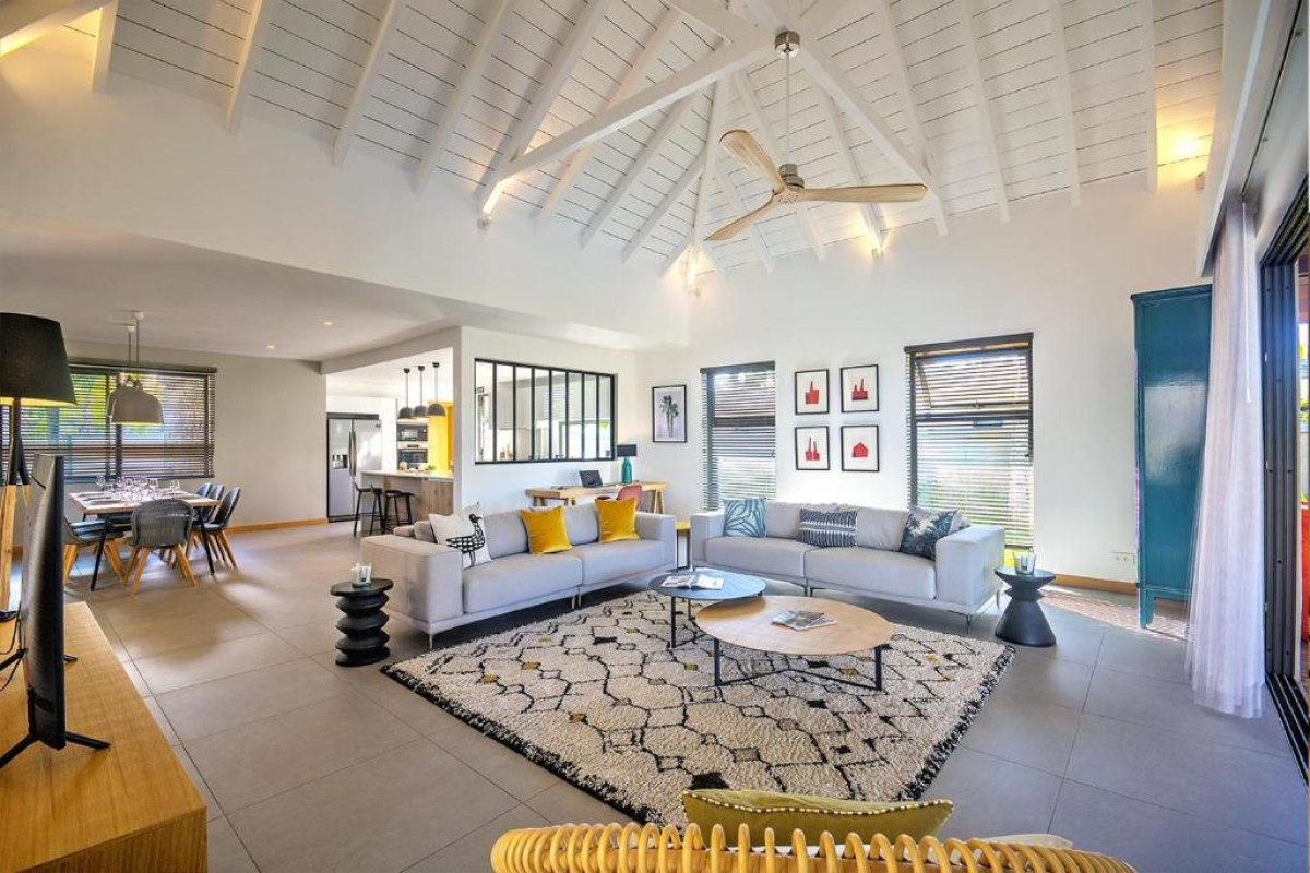Hotel Mythic Suites & Villas by MJ Holidays