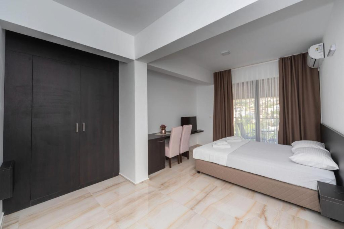 N Hotel Sutomore