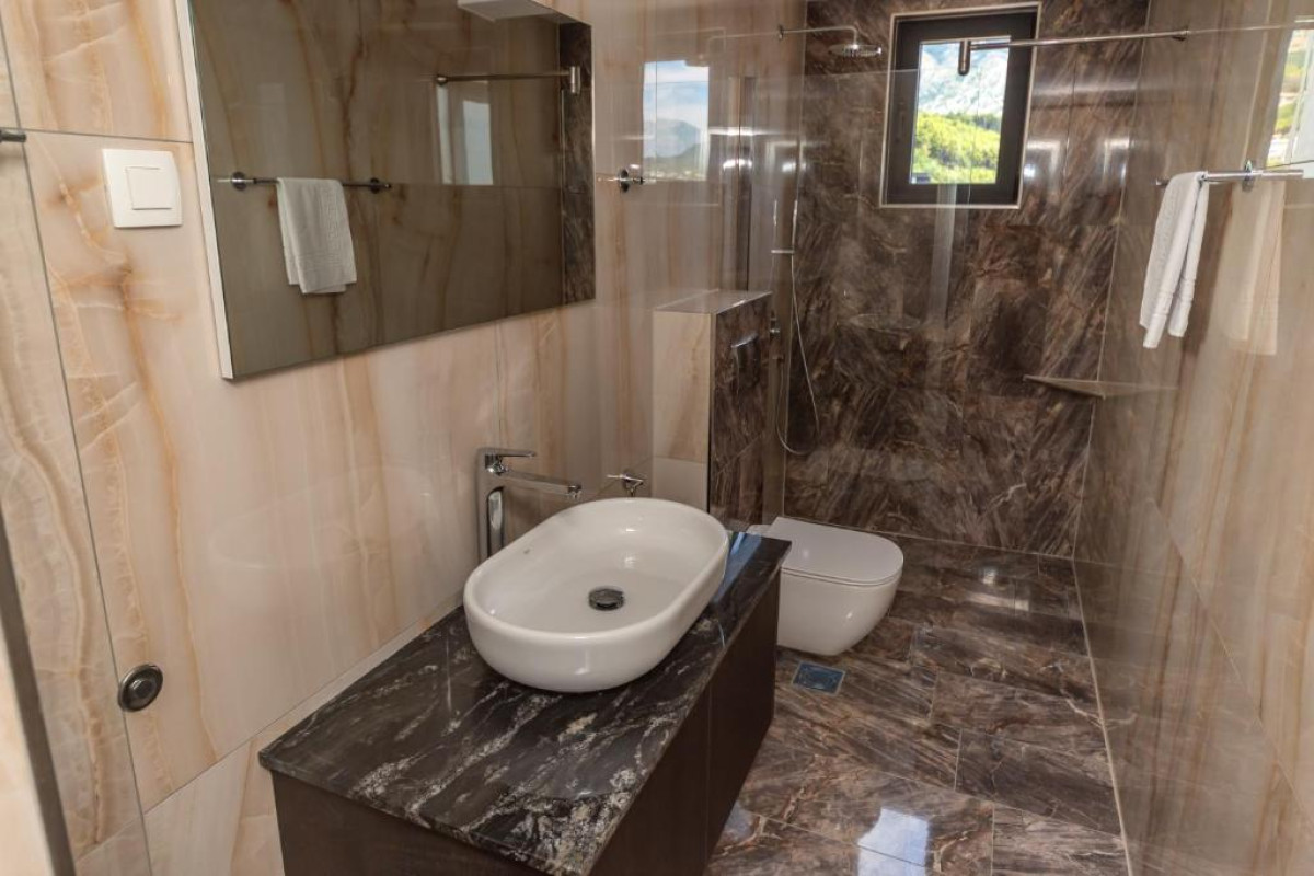 N Hotel Sutomore