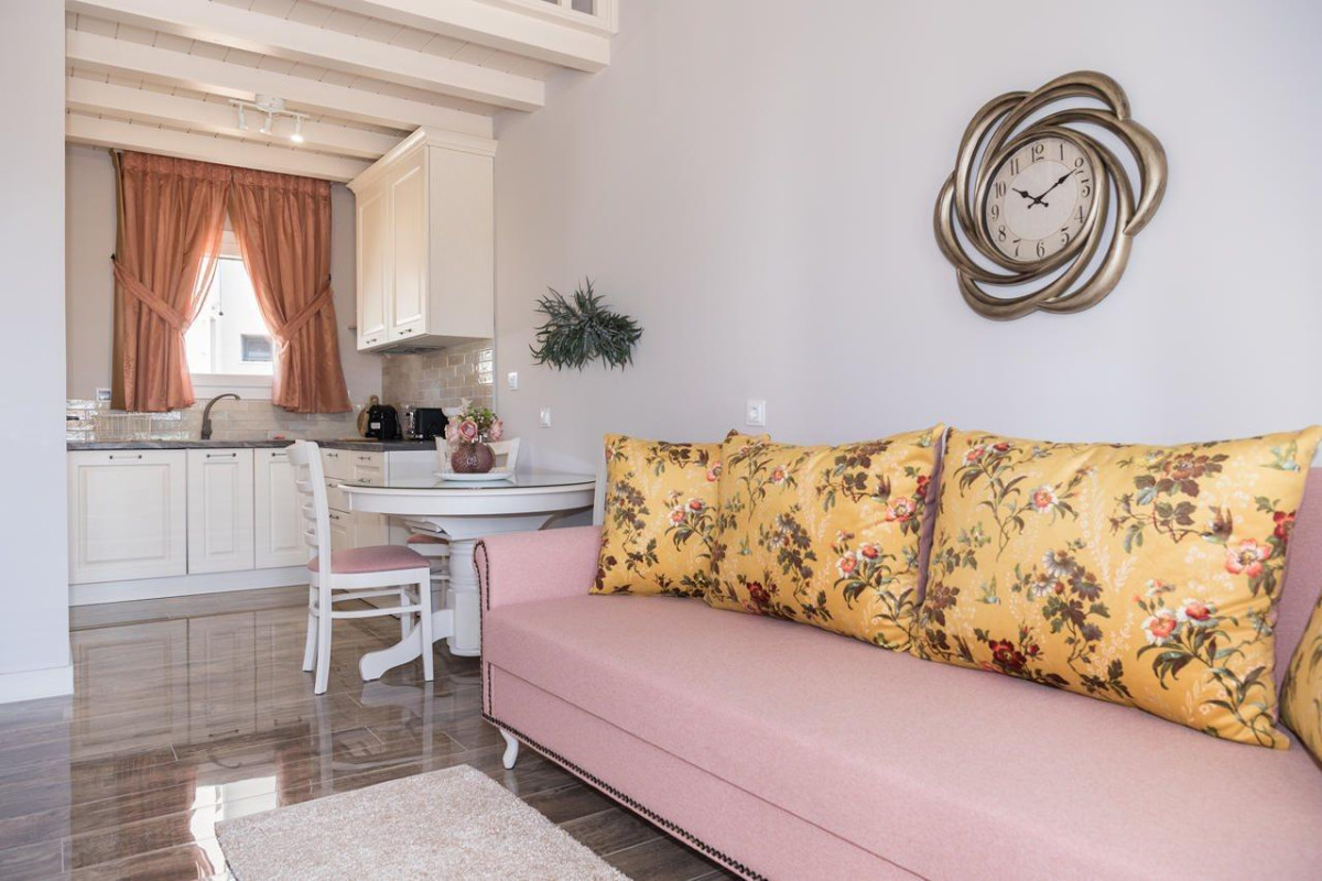 Nafsika Suites
