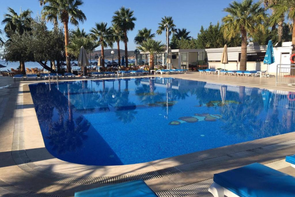 NAGI BEACH HOTEL