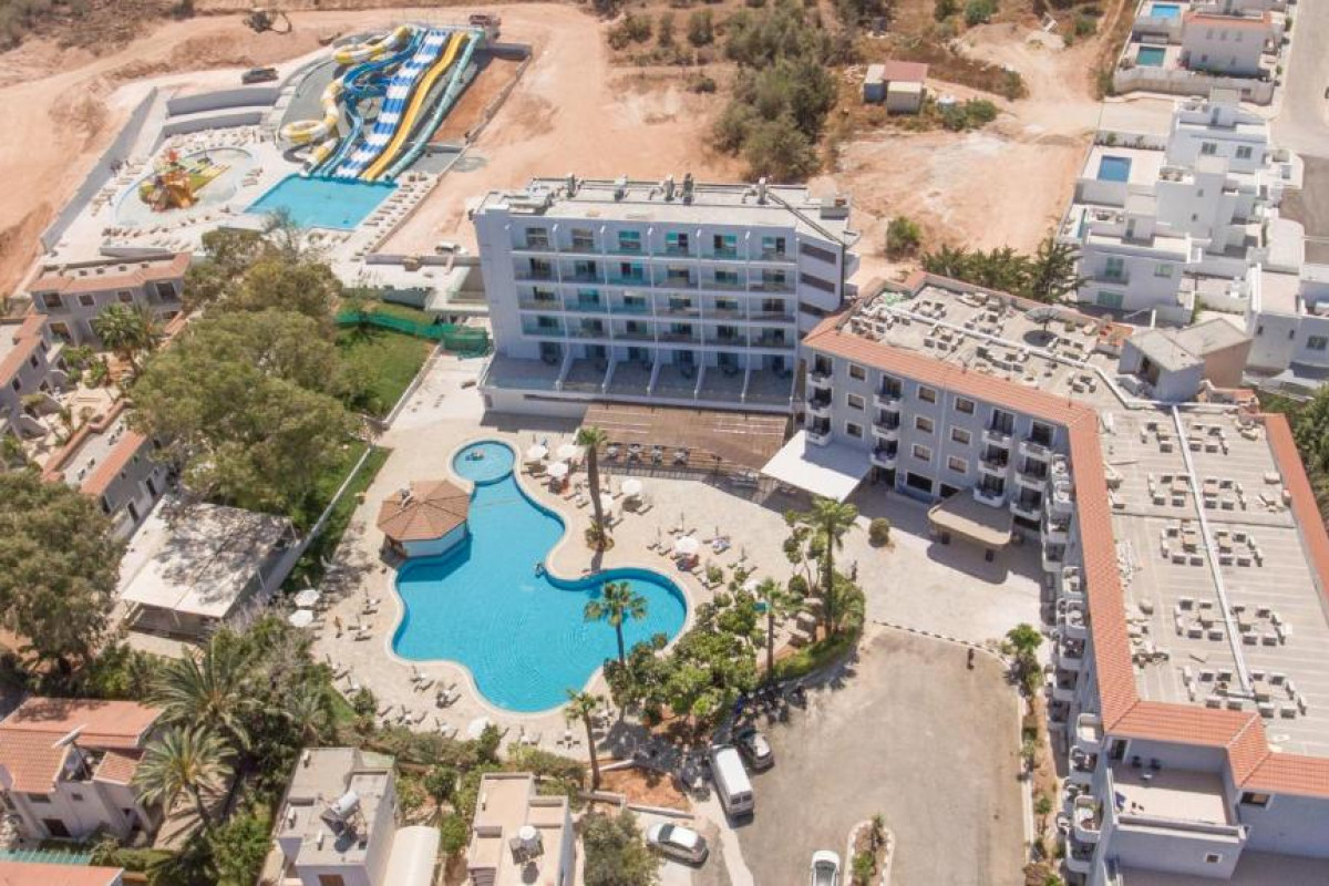 Narcissos Waterpark Resort