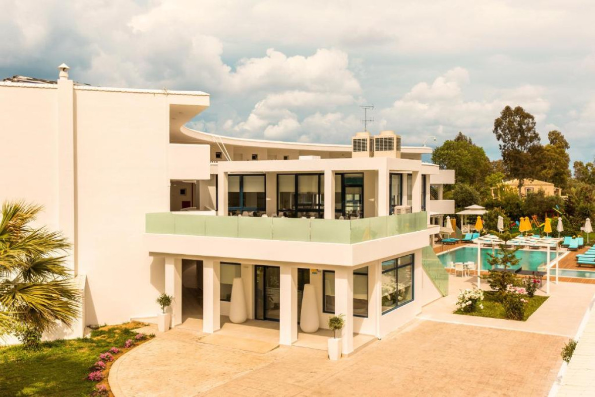 Nasos Hotel & Resort