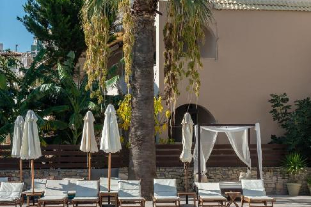 Natalie Hotel