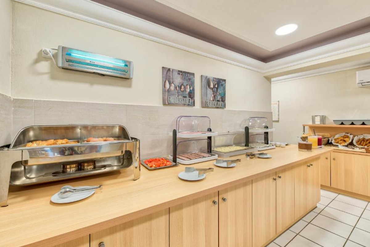 Natalie Hotel
