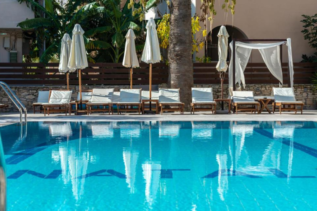 Natalie Hotel