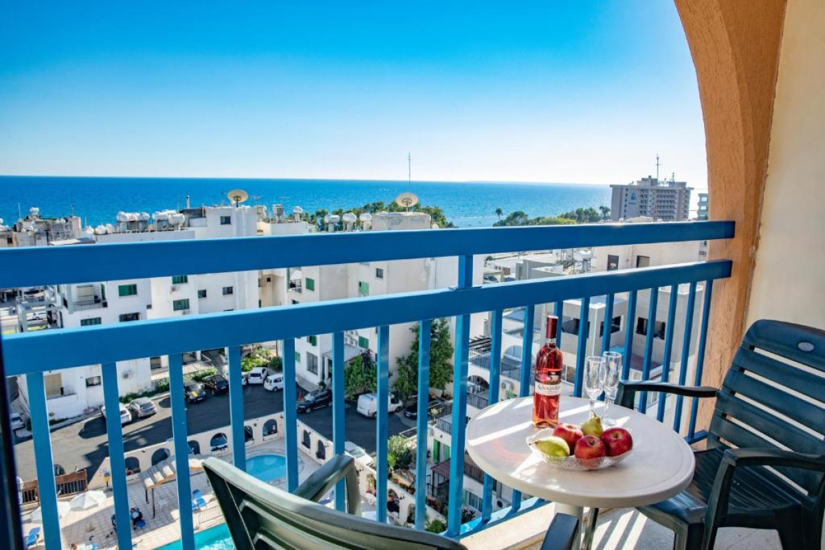 NAVARRIA HOTEL