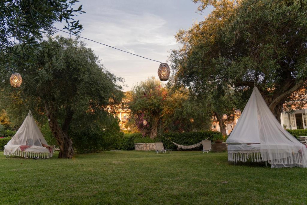 Nefeli Hotel