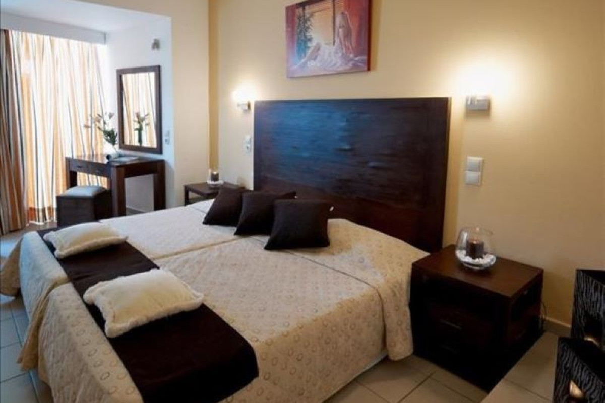 NEFELI HOTEL PLATANES