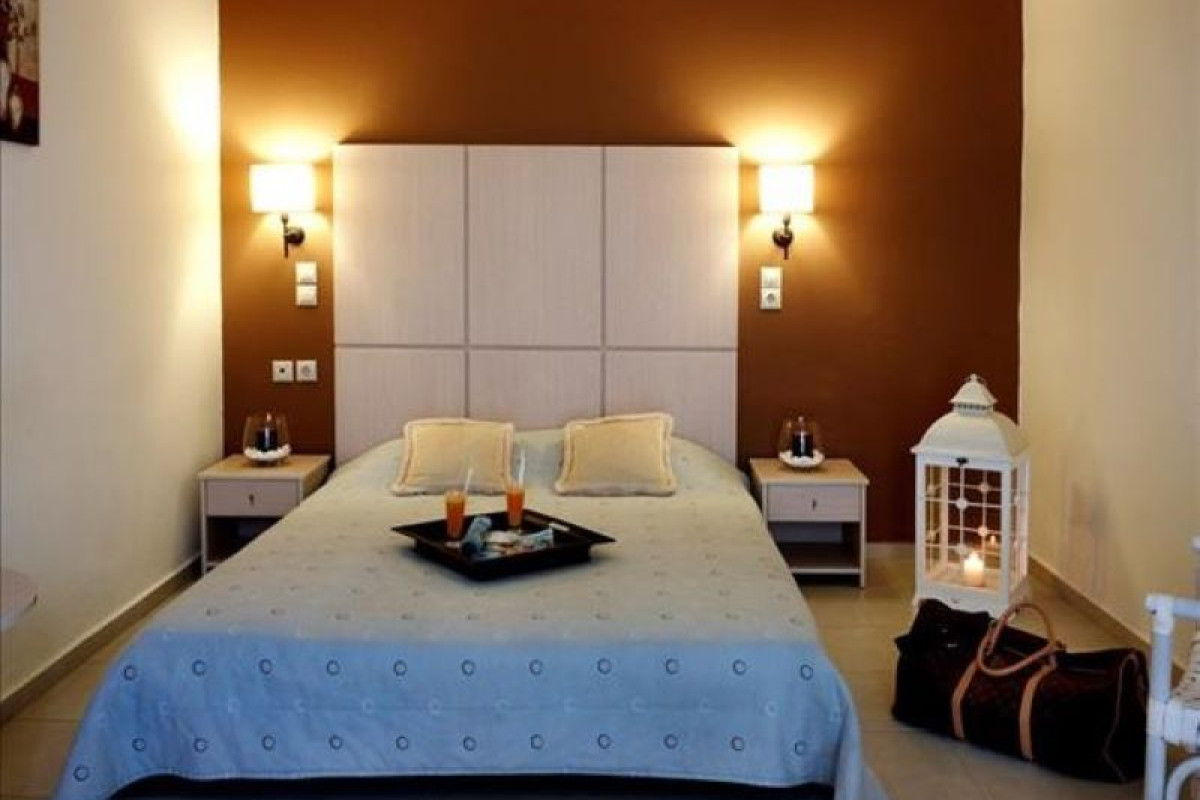 NEFELI HOTEL PLATANES