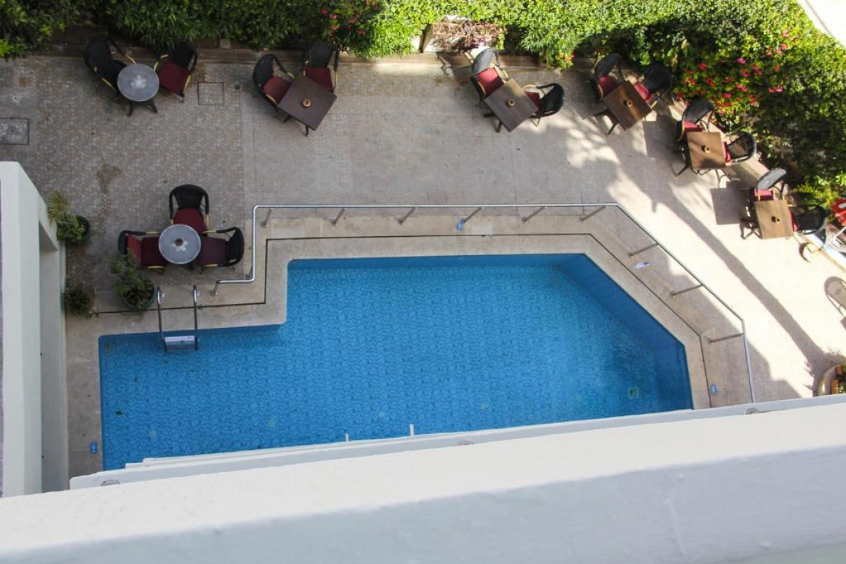 New Farah Hotel