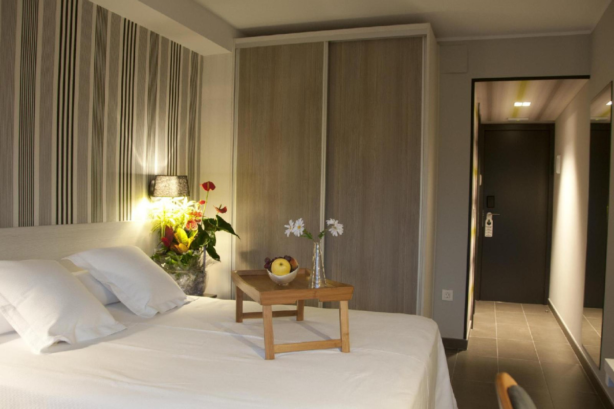 New Hotel Colon