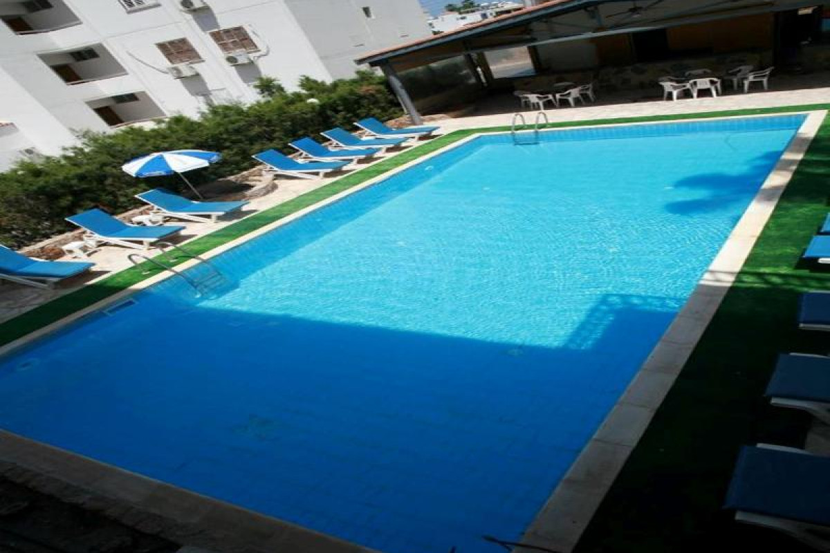 NEW YORK PLAZA HOTEL APARTMENTS