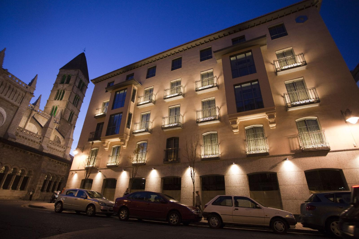 Nexus Valladolid Suites & Hotel