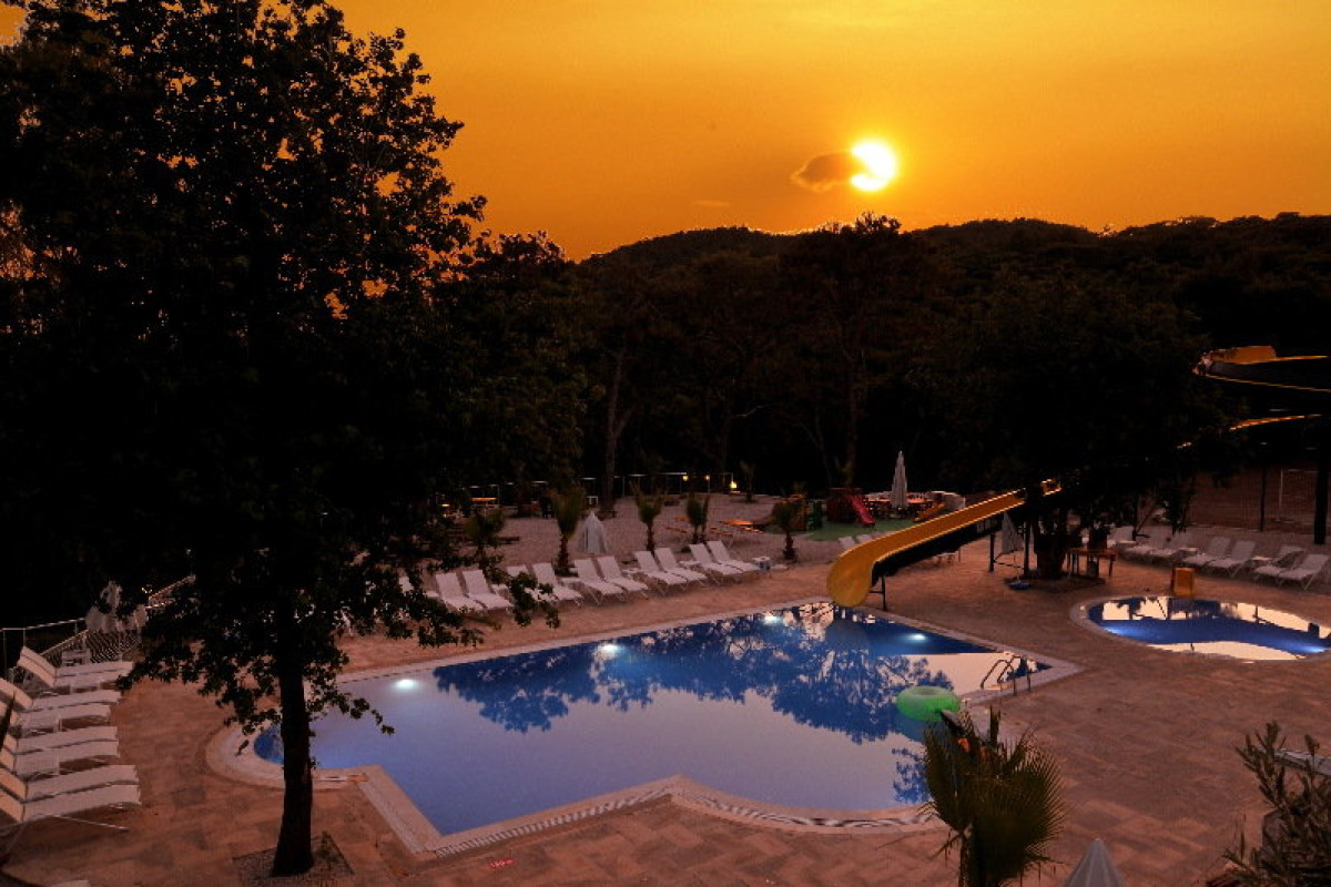 NICHOLAS PARK HOTEL