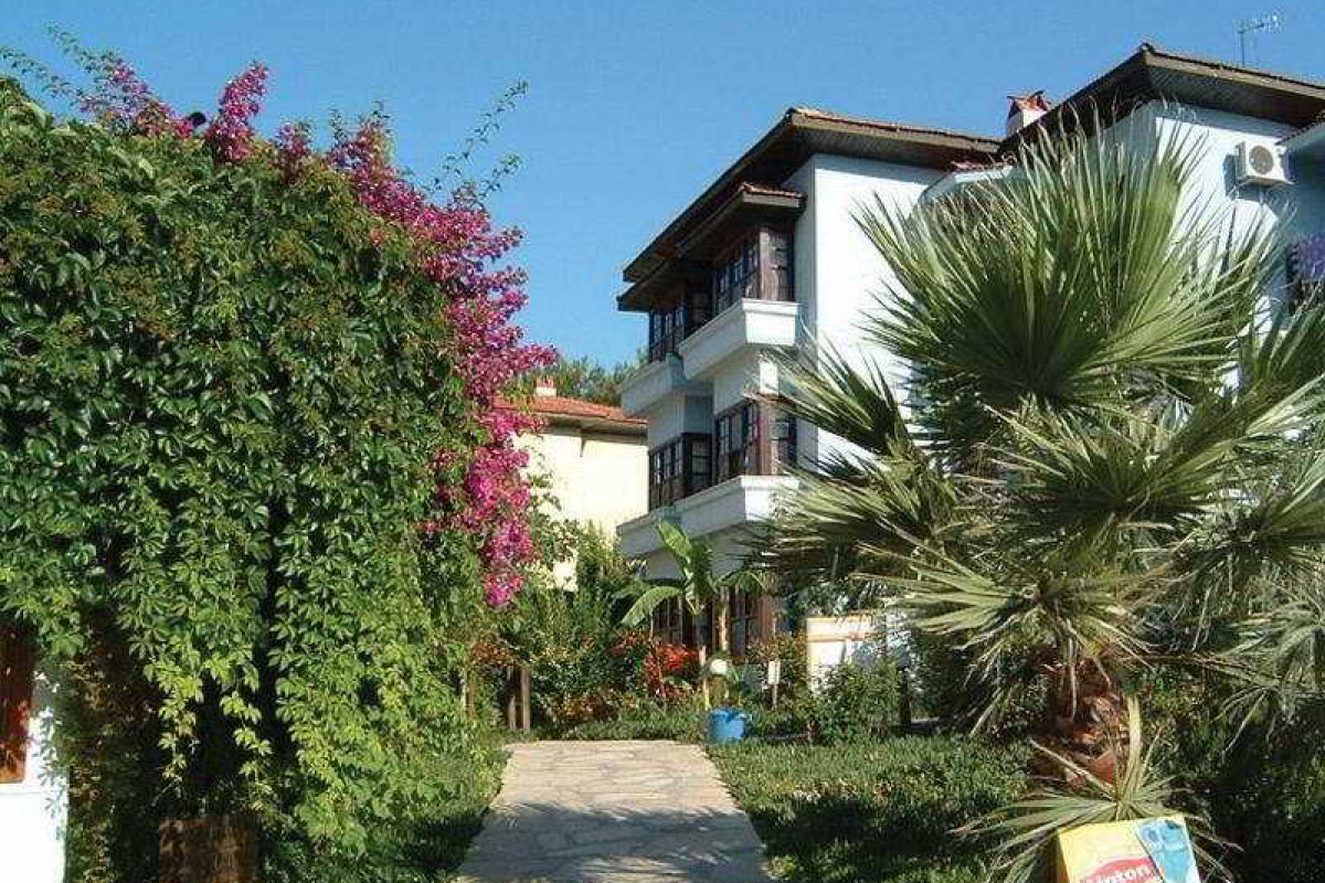 NICHOLAS PARK HOTEL