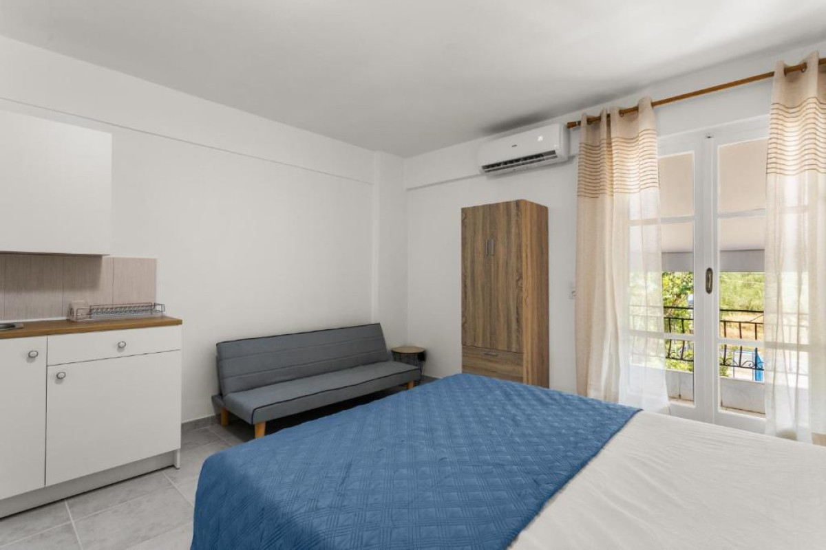 Nikas Rooms and Apartments