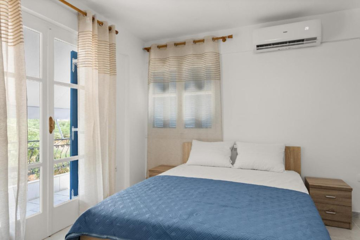 Nikas Rooms and Apartments