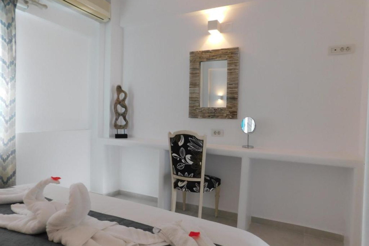 Nikolas Hotel