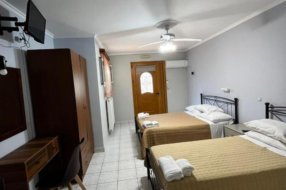 Nikos Studios and Apartments