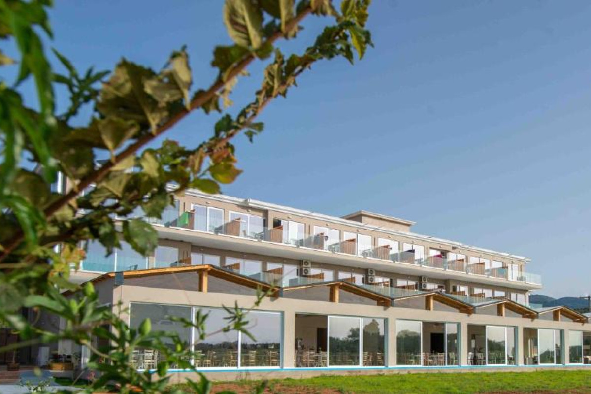 Ninos Laguna Holiday Resort