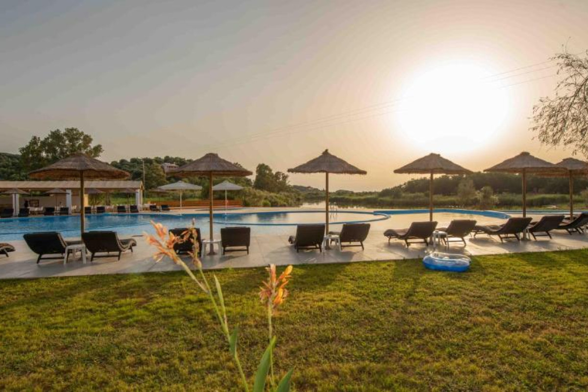 Ninos Laguna Holiday Resort
