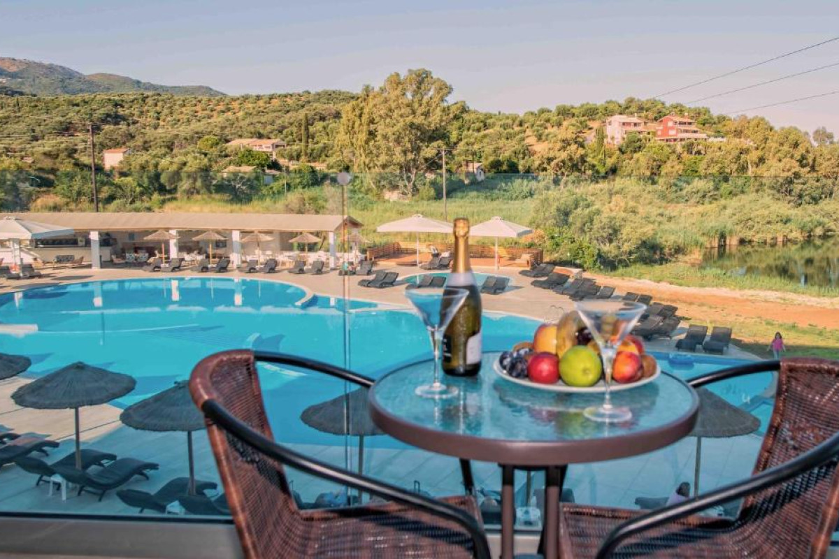 Ninos Laguna Holiday Resort