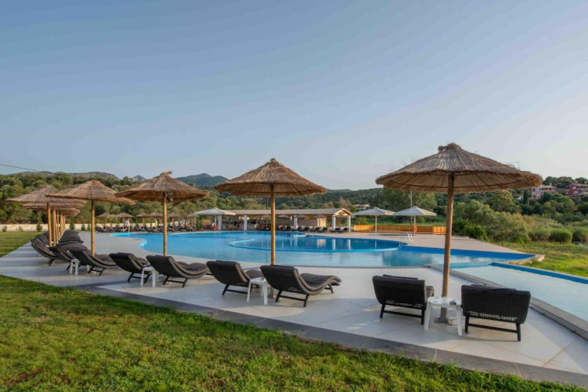 Ninos Laguna Holiday Resort